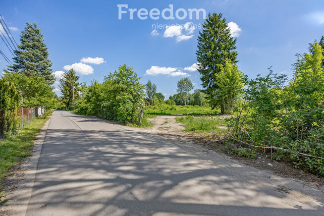 Działka 1200 m² Wólka Kozodawska – media w ulicy