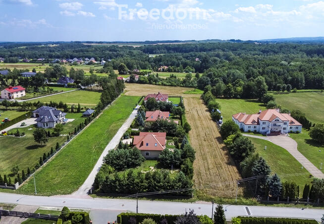 Dom jednorodzinny z dużą działką Strażów