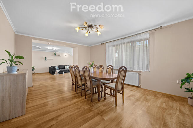 Dom 256 m² z dwoma niezależnymi mieszkaniami