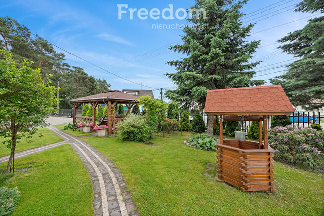 Dom 256 m² z dwoma niezależnymi mieszkaniami