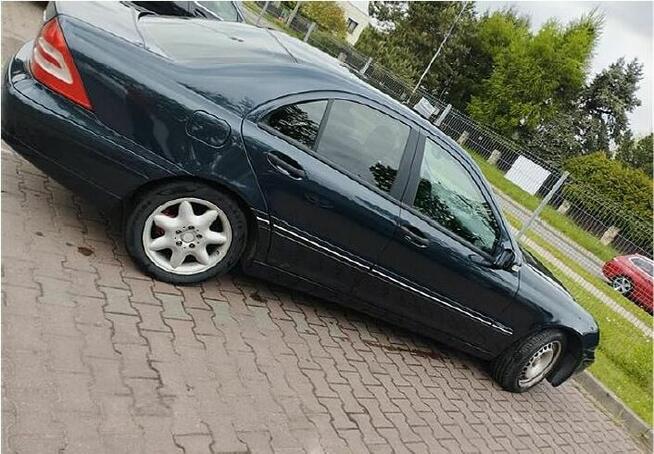 Syndyk sprzeda Mercedes Benz C 200