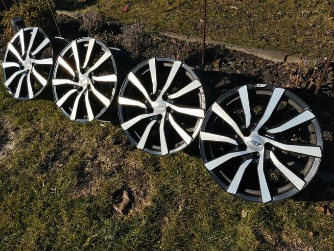 Felgi AEZ 18 5x108 8J ET45 Ford Renault Volvo 67mm Komplet
