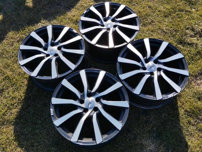 Felgi AEZ 18 5x108 8J ET45 Ford Renault Volvo 67mm Komplet