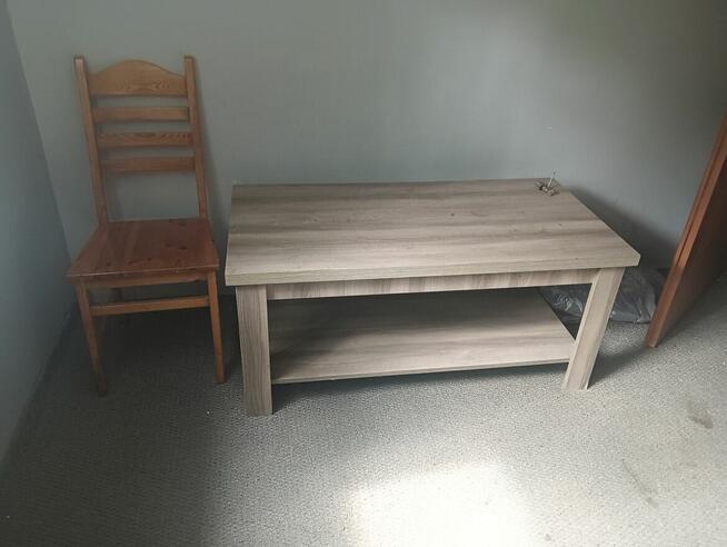 Oddam za darmo: 3 wersalki,4matetacy,2 stoły, kanapa