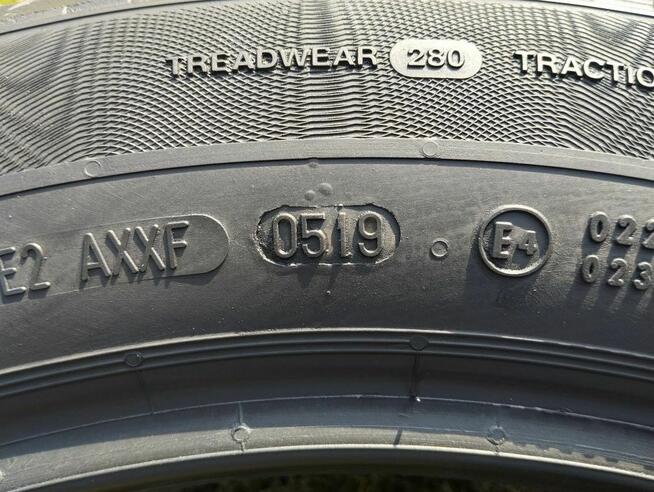 Opony Continental 215/55R18 95H para lato Contipremium
