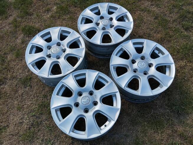 Felgi Mazda 15 5x114,3 6J ET52,5 Mazda 3 Mazda 5 67,1