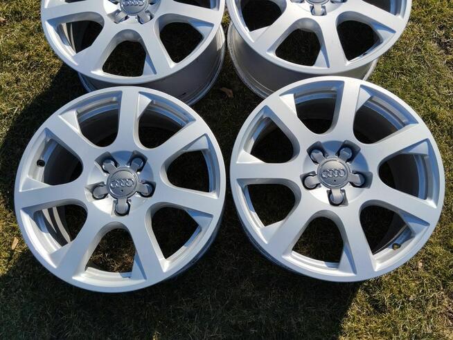 Felgi Audi 17 5x112 8J ET39 8R0-025G komplet Q5 A6 66,6mm