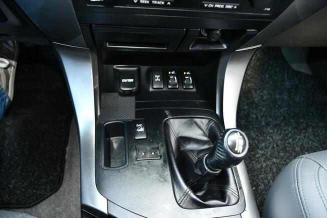 Toyota Land Cruiser 3.0 D-4D Automat 4x4 Blokada mostów Skóra Klimatronik Navi BEZ RDZY