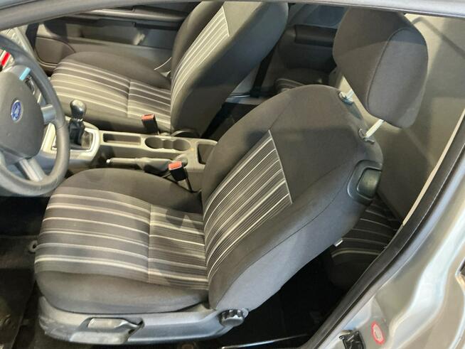 Ford Focus 94 tys.km, niezawodny silnik, po liftingu, drugie koła na alufelgach