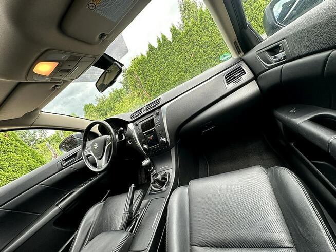 Suzuki Kizashi 2.4 4x2 178 KM Bogata wersja Keyless Go Skóry 2xPDC