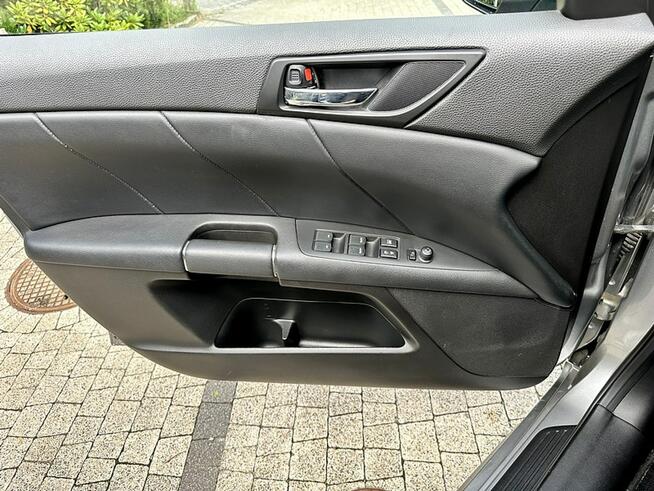 Suzuki Kizashi 2.4 4x2 178 KM Bogata wersja Keyless Go Skóry 2xPDC