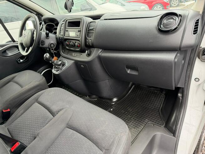 Opel Vivaro 1,6 120 9 osobowy klima. Nawiewy