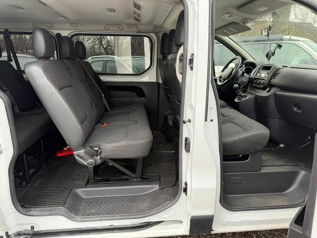 Opel Vivaro 1,6 120 9 osobowy klima. Nawiewy