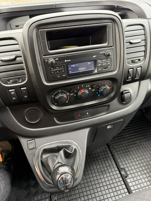 Opel Vivaro 1,6 120 9 osobowy klima. Nawiewy