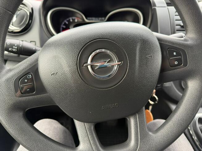 Opel Vivaro 1,6 120 9 osobowy klima. Nawiewy