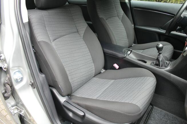 Toyota Avensis 147 KM Benzyna Przebieg 96 tys km Sedan