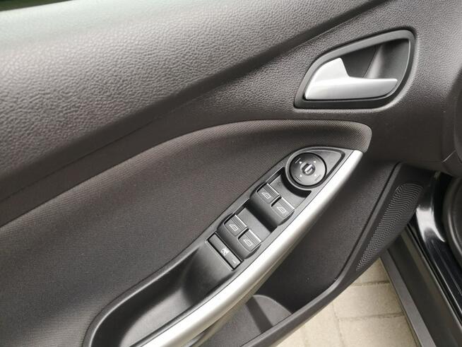 Ford Focus 1.0 12V 100KM Klima Halogoeny Isofix Parktronic Serwis Nowy rozrząd