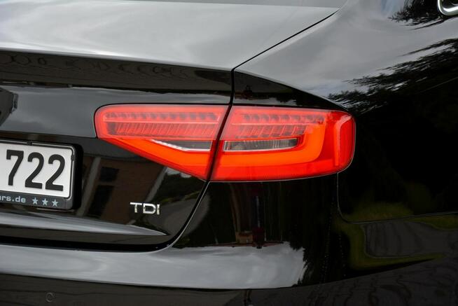 Audi A4 Lift S-Line BI-Xenon Ledy Navi MMI Parktronic Klimatronic Alu18"
