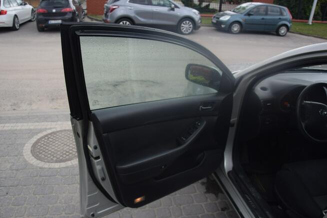 Toyota Avensis 2.0D Sprawna klima 260TYS Km Stan Bardzo Dobry