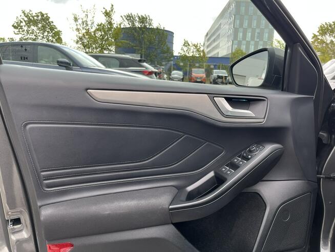 Ford Focus Titanium X 1.0 EcoBoost mHEV 125 KM