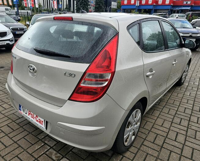 Hyundai i30 dokumentacja serwisowa, klimatyzacja, nowe opony,10 poduszek