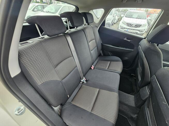 Hyundai i30 dokumentacja serwisowa, klimatyzacja, nowe opony,10 poduszek