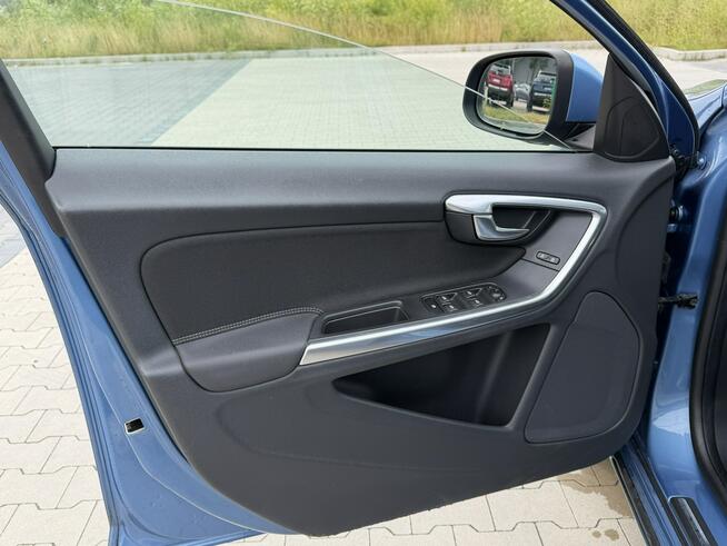 Volvo S60 2.0 / 181KM LED Nawigacja Tempomat Czujniki Parkowania Hak