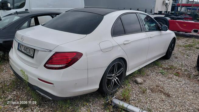 Mercedes E 220