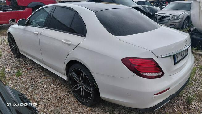 Mercedes E 220