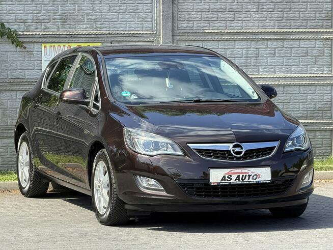 Opel Astra 1,6T 180KM Navi/Bixenon Skrętny/PDC/Tempomat/Pod.Fotele/Alu/Serwis