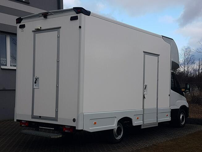 Iveco Daily KONTENER NISKOPODŁOGOWY 4,43x2,23x2,42 SKLEP BAR FOODTRUCK KAMPER AC