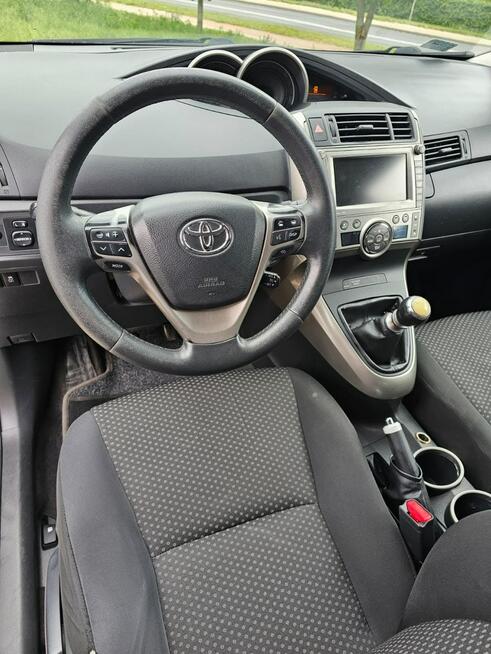 Toyota Verso Hak - 2.2 D-CAT - 2008r