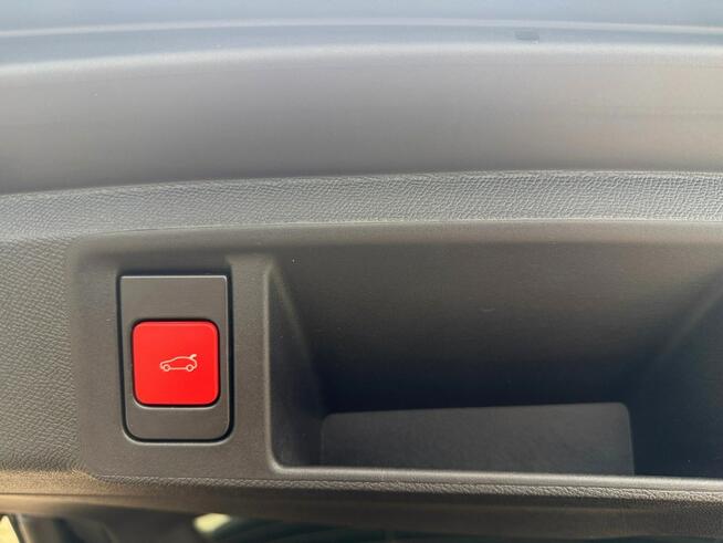 Peugeot 308 GT blis SKORA acc MATRIX LED kamery FOCAL masaze gry el.fotele MAX OP