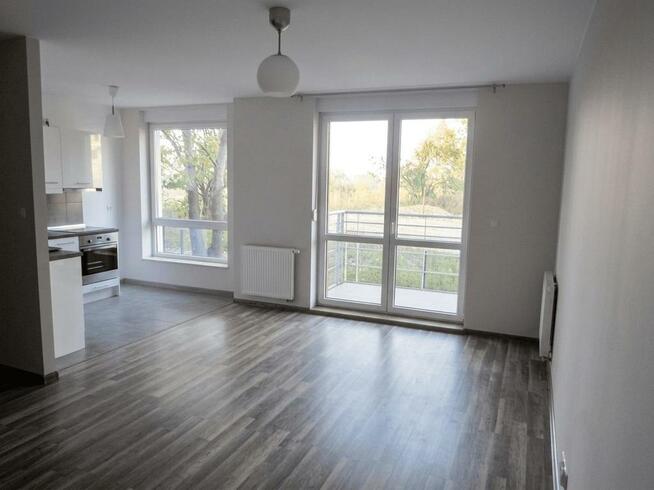 Duża kawalerka, 31 m2, balkon - Racławicka 97