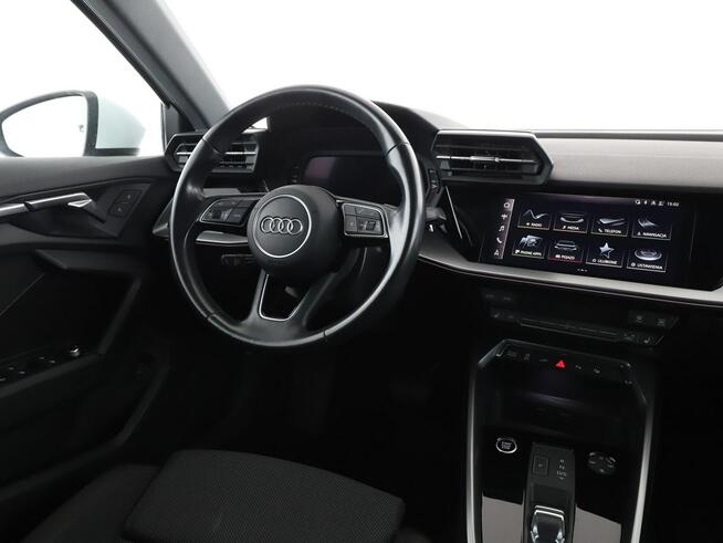 Audi A3 FV23% PHEV full LED virtual cocpit czujniki parkowania grzane fotele