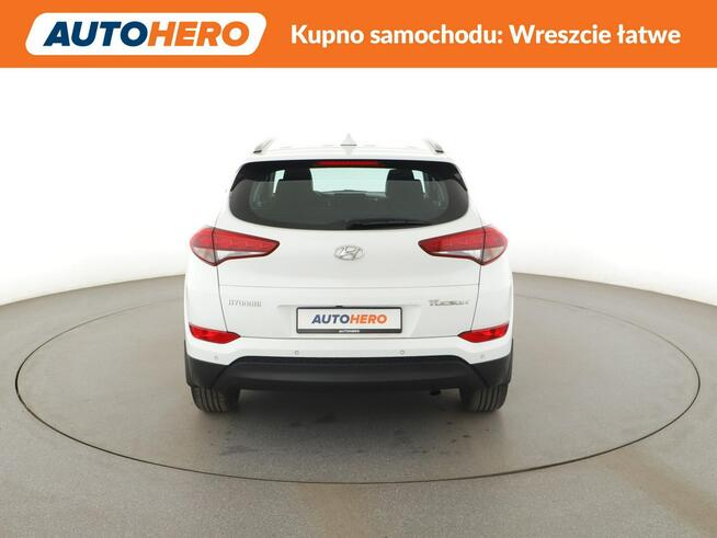 Hyundai Tucson 1.6 Benzyna Klimatyzacja Nawigacja Tempomat Grzane Fotele Kamera LED