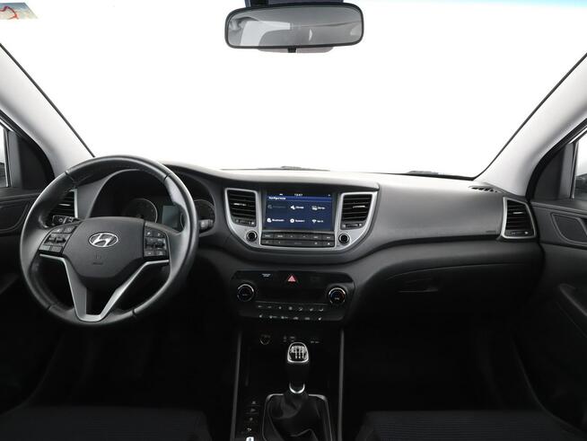 Hyundai Tucson 1.6 Benzyna Klimatyzacja Nawigacja Tempomat Grzane Fotele Kamera LED
