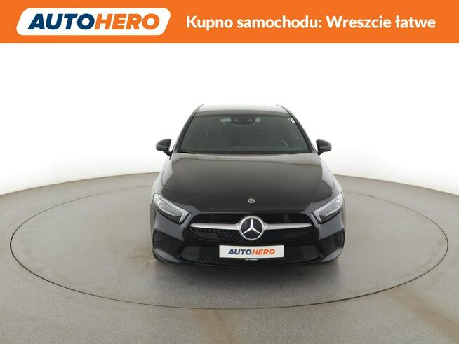 Mercedes A 200 automat półskóra full LED virtuale navi grzane fotele czujniki parkowa
