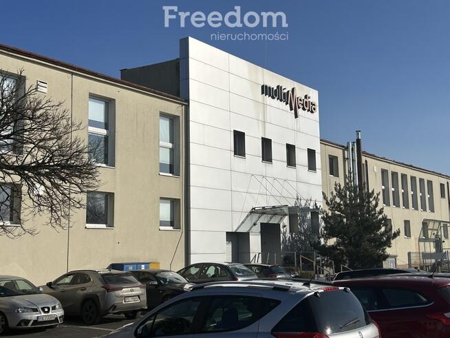 Lokal użytkowy na wynajem w budynku biurowym