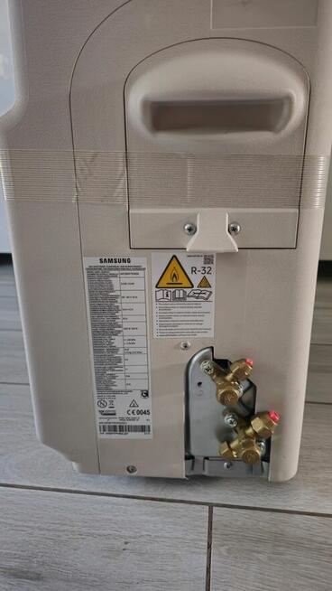 Jednostka ZEWNĘTRZNA klimatyzatora Samsung AR12RXFPEWQX