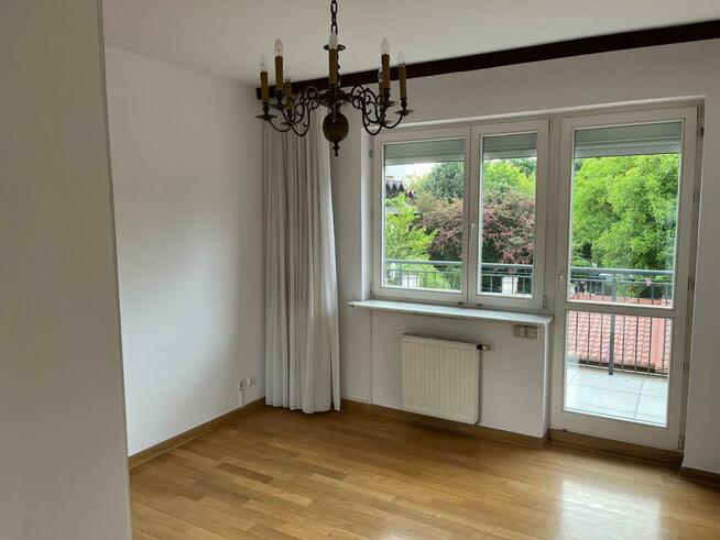 Sprzedaż 4-5 pokojowego apartamentu z 2 balkonami