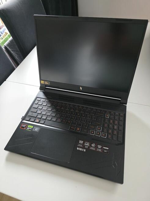 laptop Acer Nitro V 16