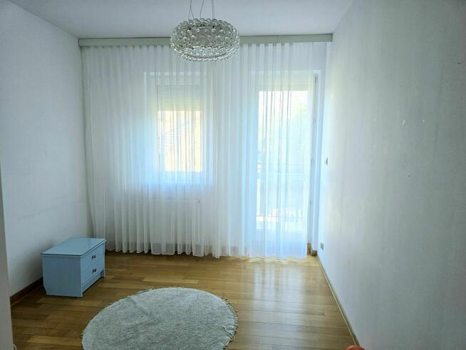 Sprzedaż 4-5 pokojowego apartamentu z 2 balkonami