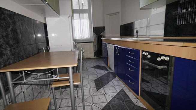 3 pokoje w kamienicy, 102 m2, I piętro Śródmiescie