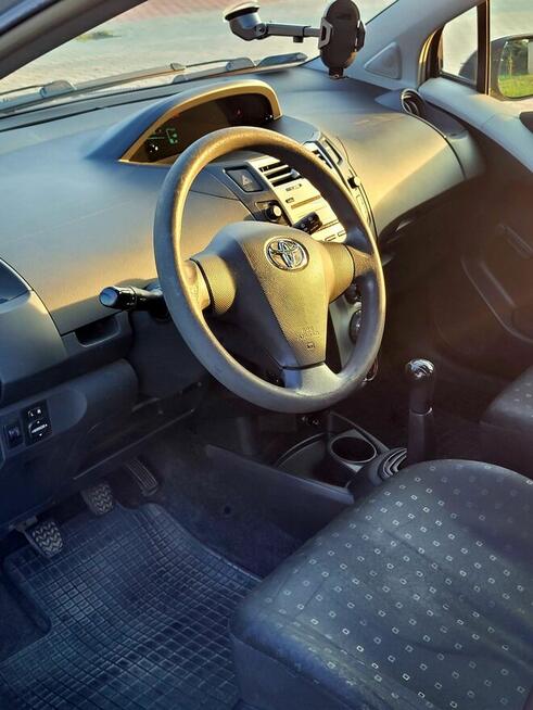 Toyota Yaris II 2008 benzyna 1.0 przebieg 218.tys