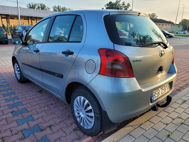 Toyota Yaris II 2008 benzyna 1.0 przebieg 218.tys