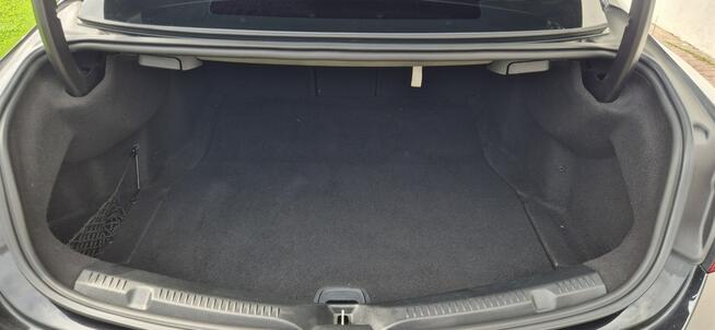 Mercedes E 300 NAVI-KAMERA-LED
