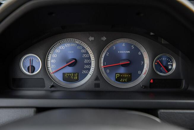 Volvo XC90 R 3.2B 238PS Navi Skóra Xenon Kamera Serwis Full Opcja
