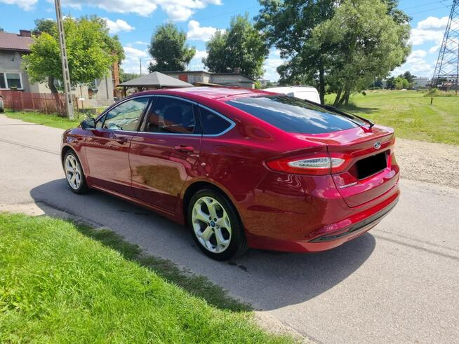 Ford Mondeo 2.0TDCI Titanium / Ruby red / Kamera / 2xPDC / Super Stan / Serwis ASO