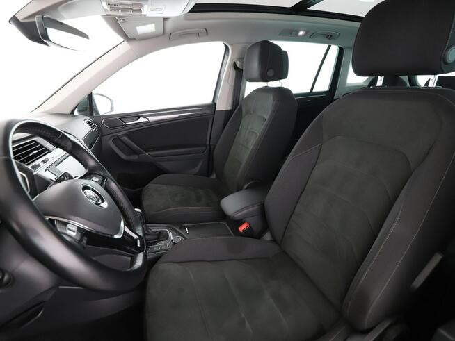 Volkswagen Tiguan R-Line 4x4 DSG matrix LED panorama virtual cocpit navi grzane fotele k